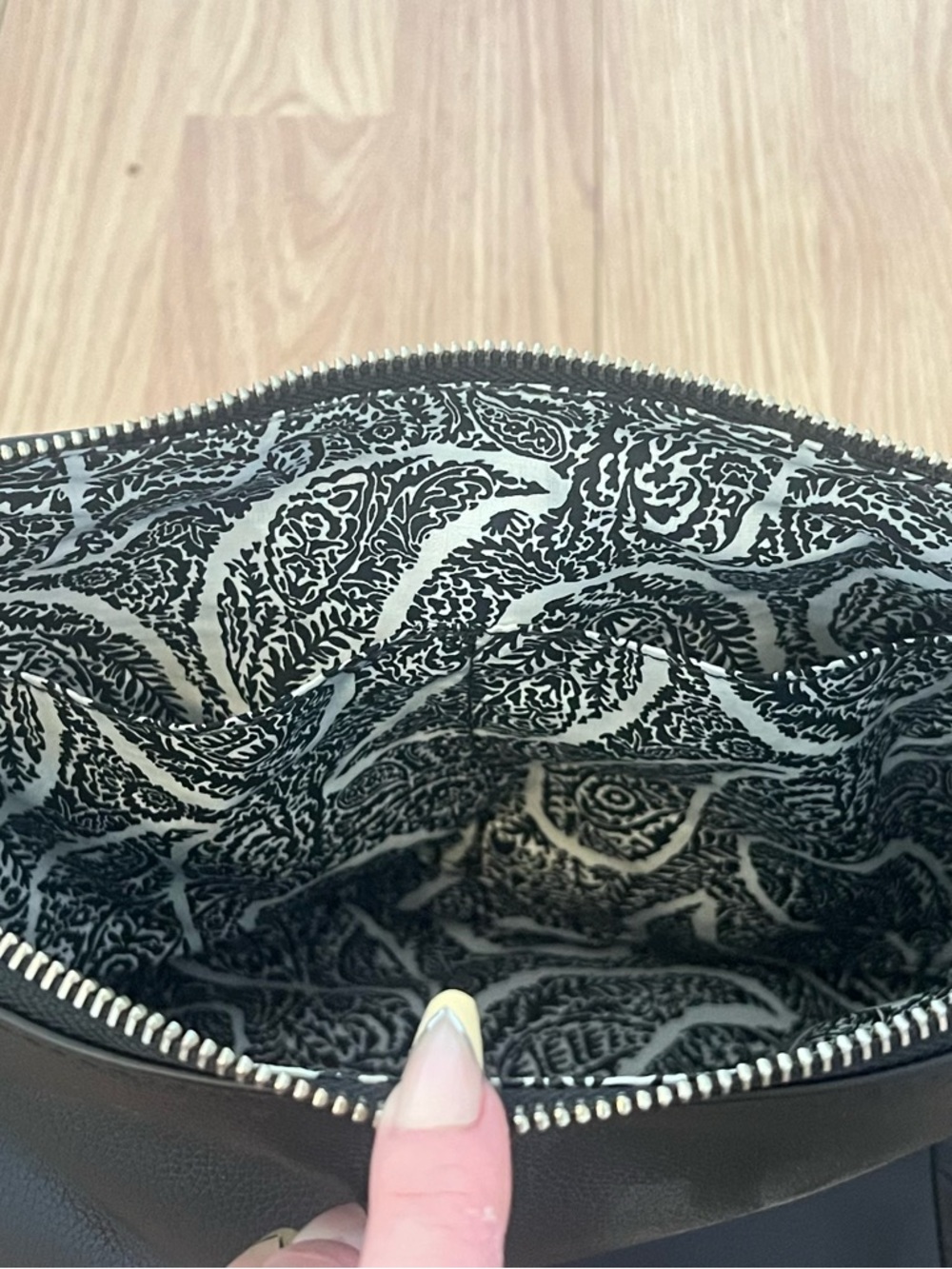 Vera Bradley Crossbody - Picture 5 of 6